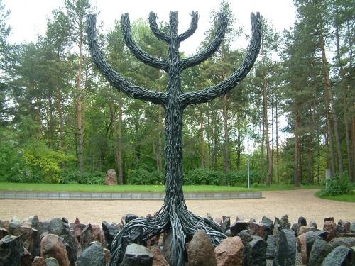 Памятник трагедии Рижского гетто.