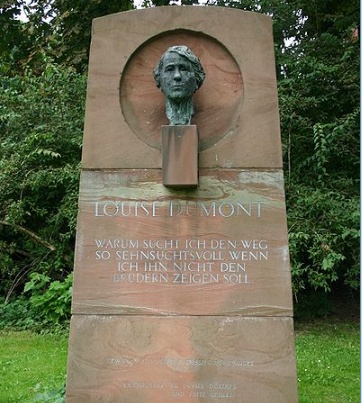 Памятник Дюмон Луизе, Дворцовый сад, Дюссельдорф, Германия.