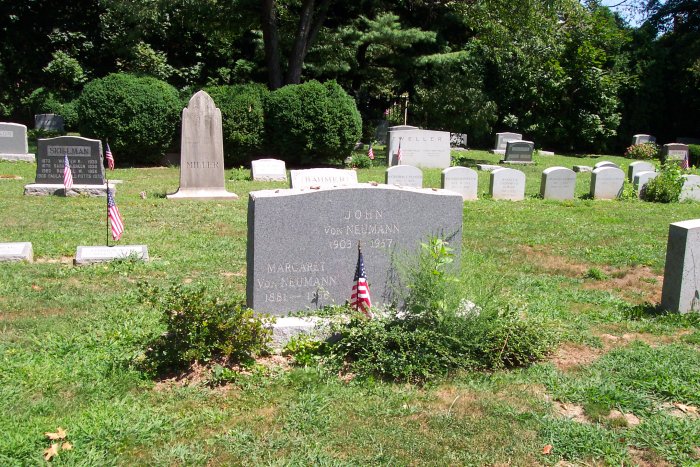 Могила Неймана Джона фон.
